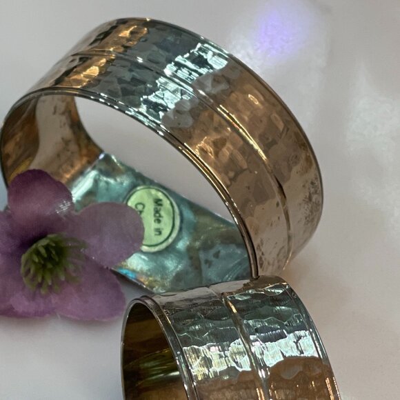 4 Hammered Napkin Rings - Picture 6 of 6